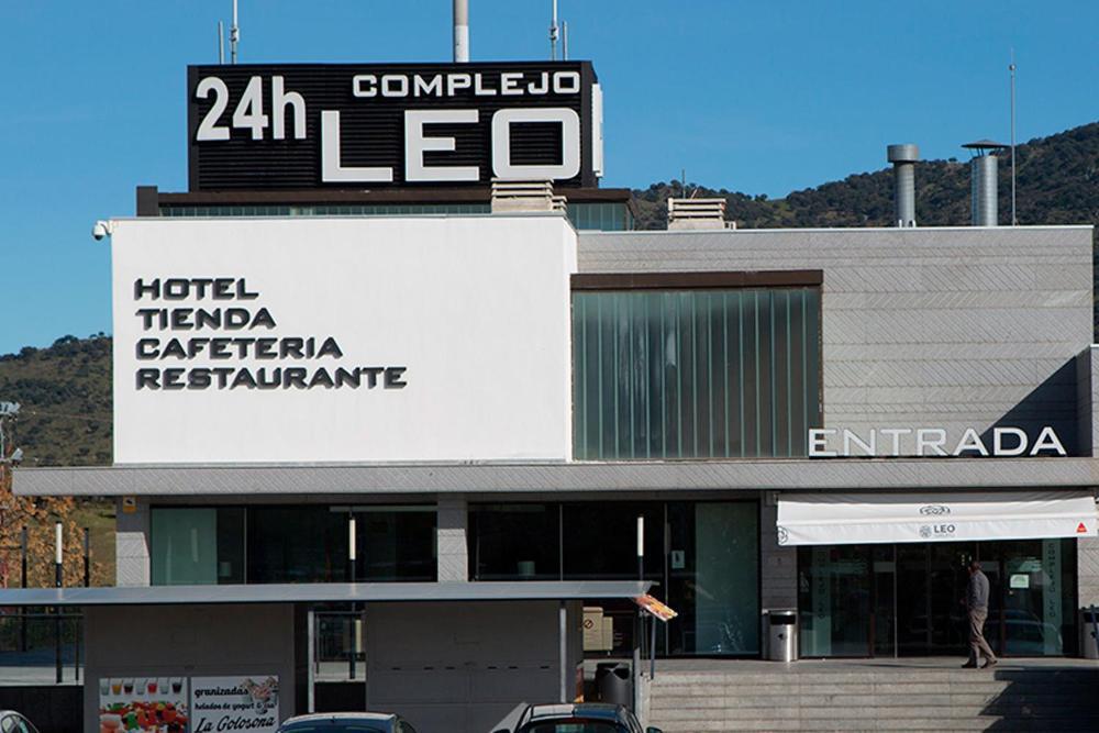 Complejo Leo 24H Hotel Monesterio Bagian luar foto